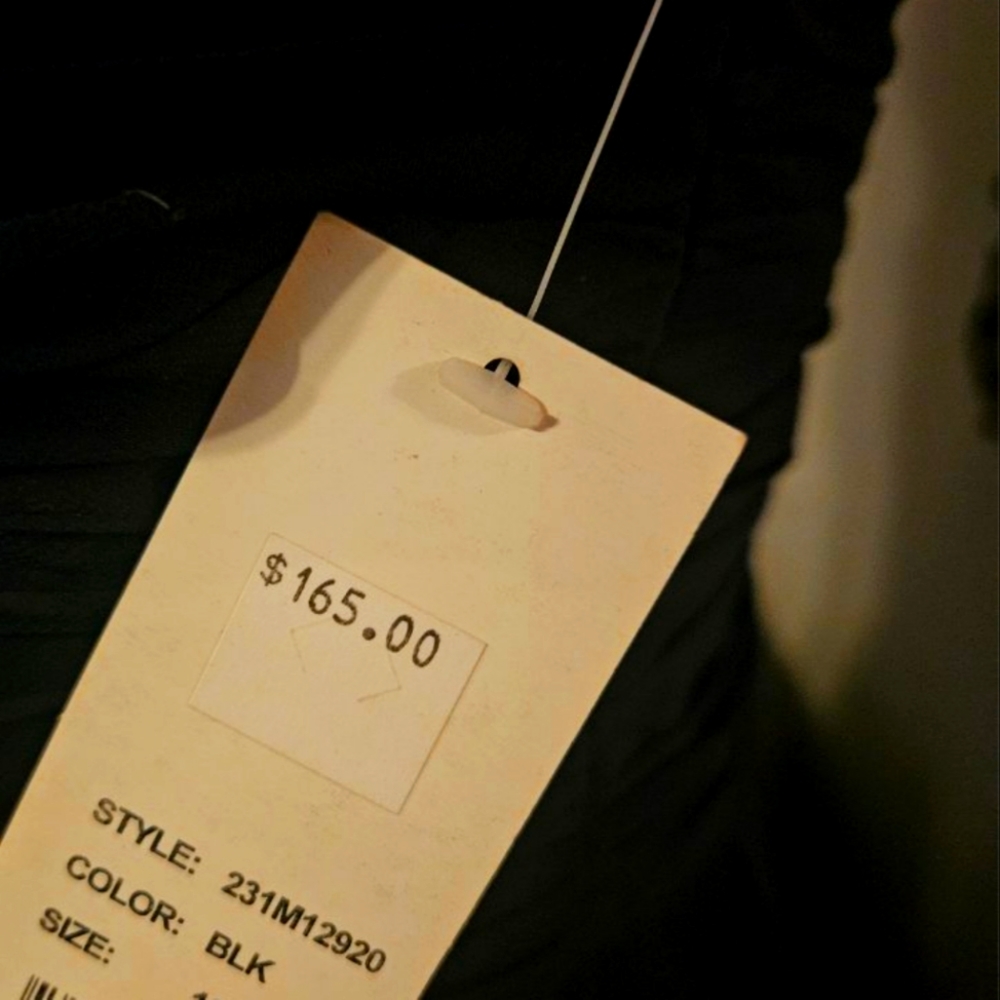 Lord & Taylor, Black, size 4-6.